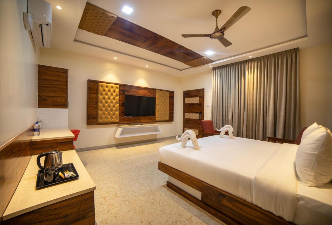 เอสอาร์ จังเกิล รีสอร์ต Hotel โคอิมบาทอร์ ภายนอก รูปภาพ