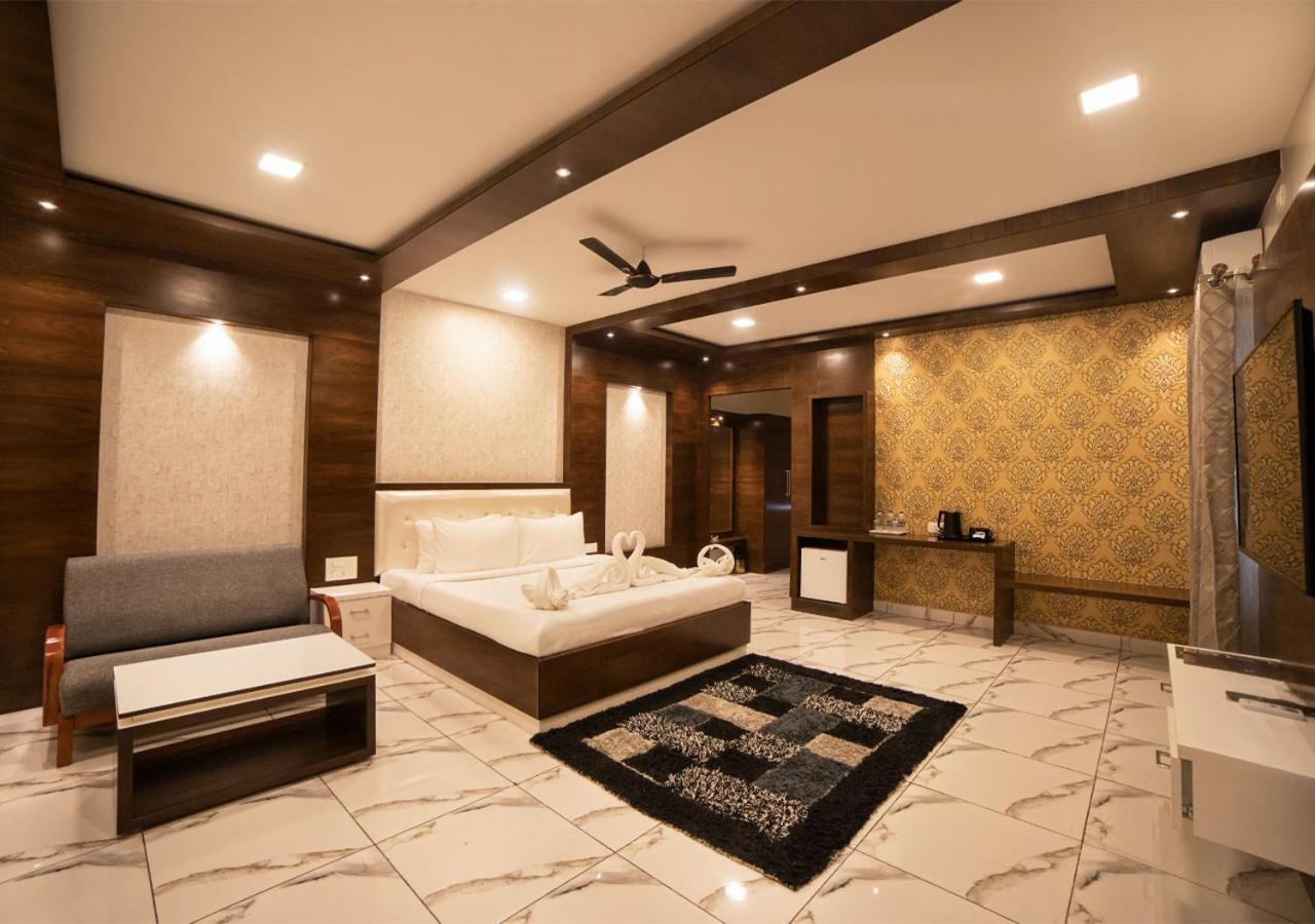 เอสอาร์ จังเกิล รีสอร์ต Hotel โคอิมบาทอร์ ภายนอก รูปภาพ