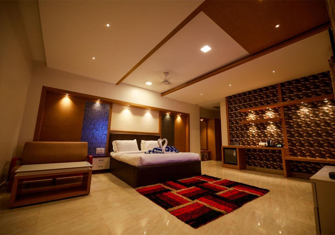 เอสอาร์ จังเกิล รีสอร์ต Hotel โคอิมบาทอร์ ภายนอก รูปภาพ